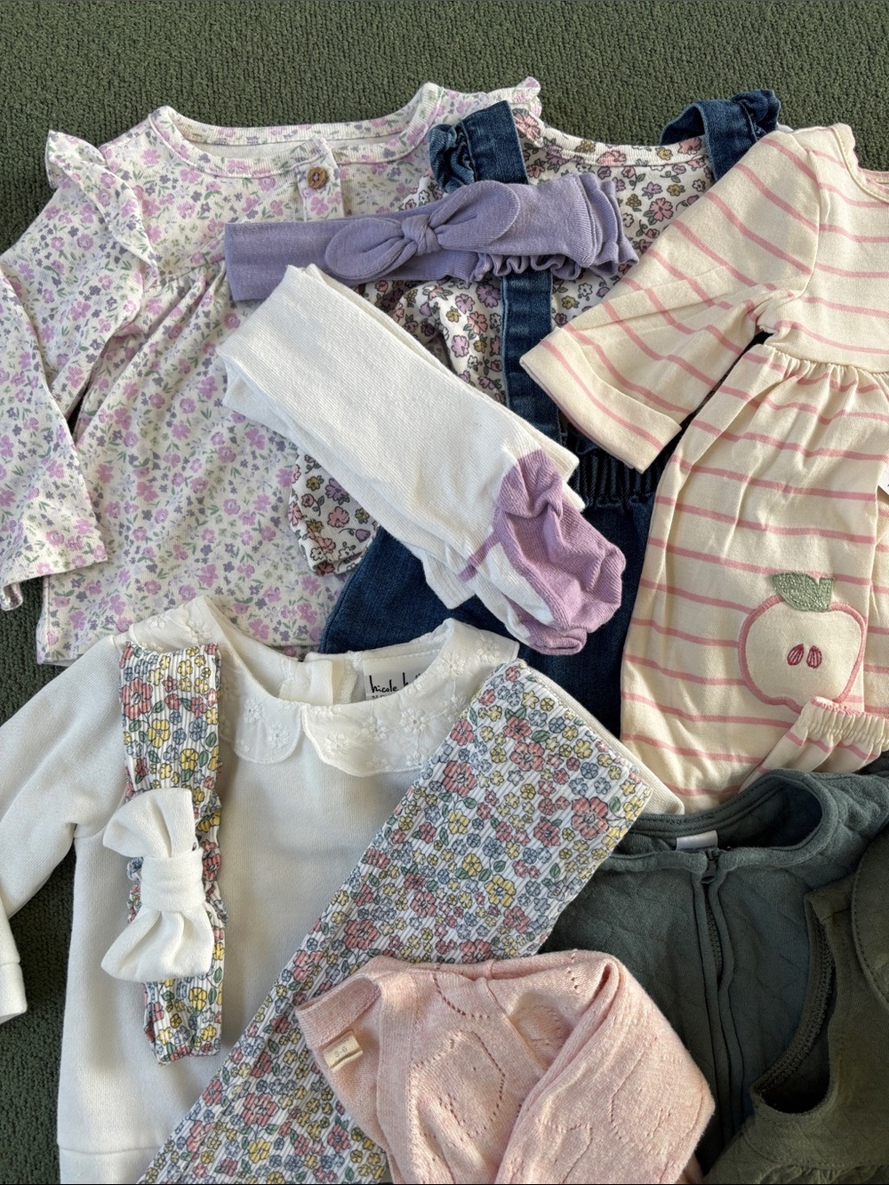 Bundle of 8 3-6 Month Baby Girl’s Outfits/Clothing Items - Picture 6 of 6